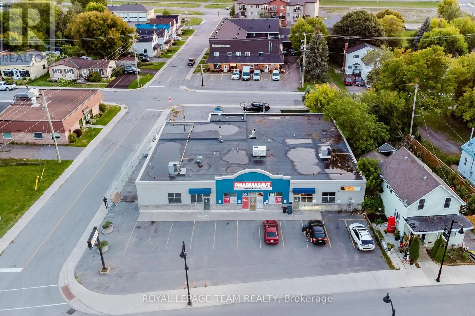 UNIT 3 - 104 ELGIN STREET W