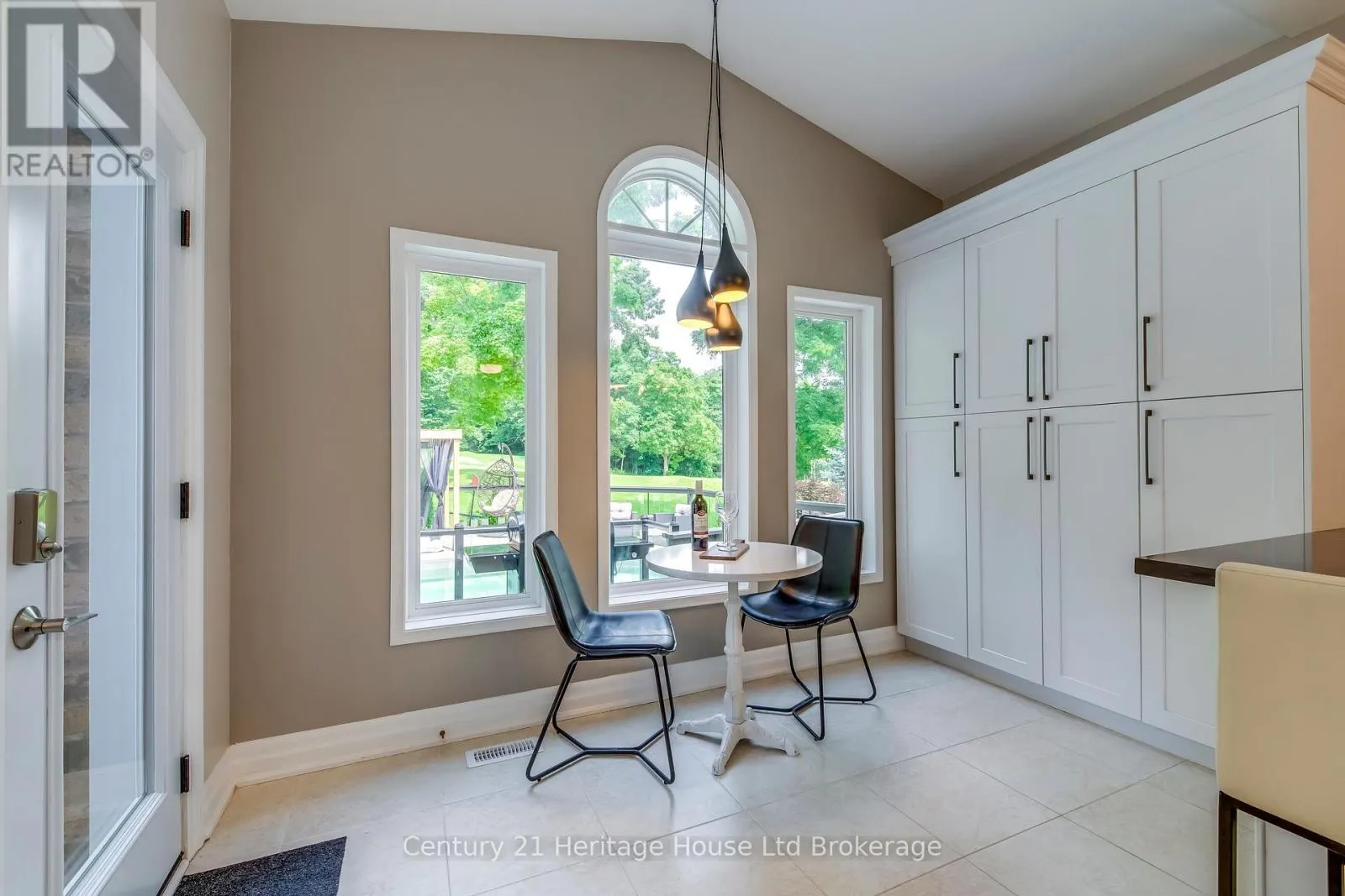 16 SWEETMAN DRIVE