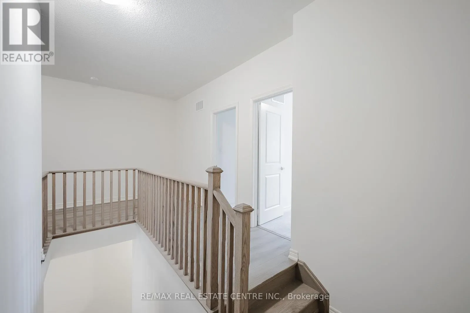21 GLEDHILL CRESCENT