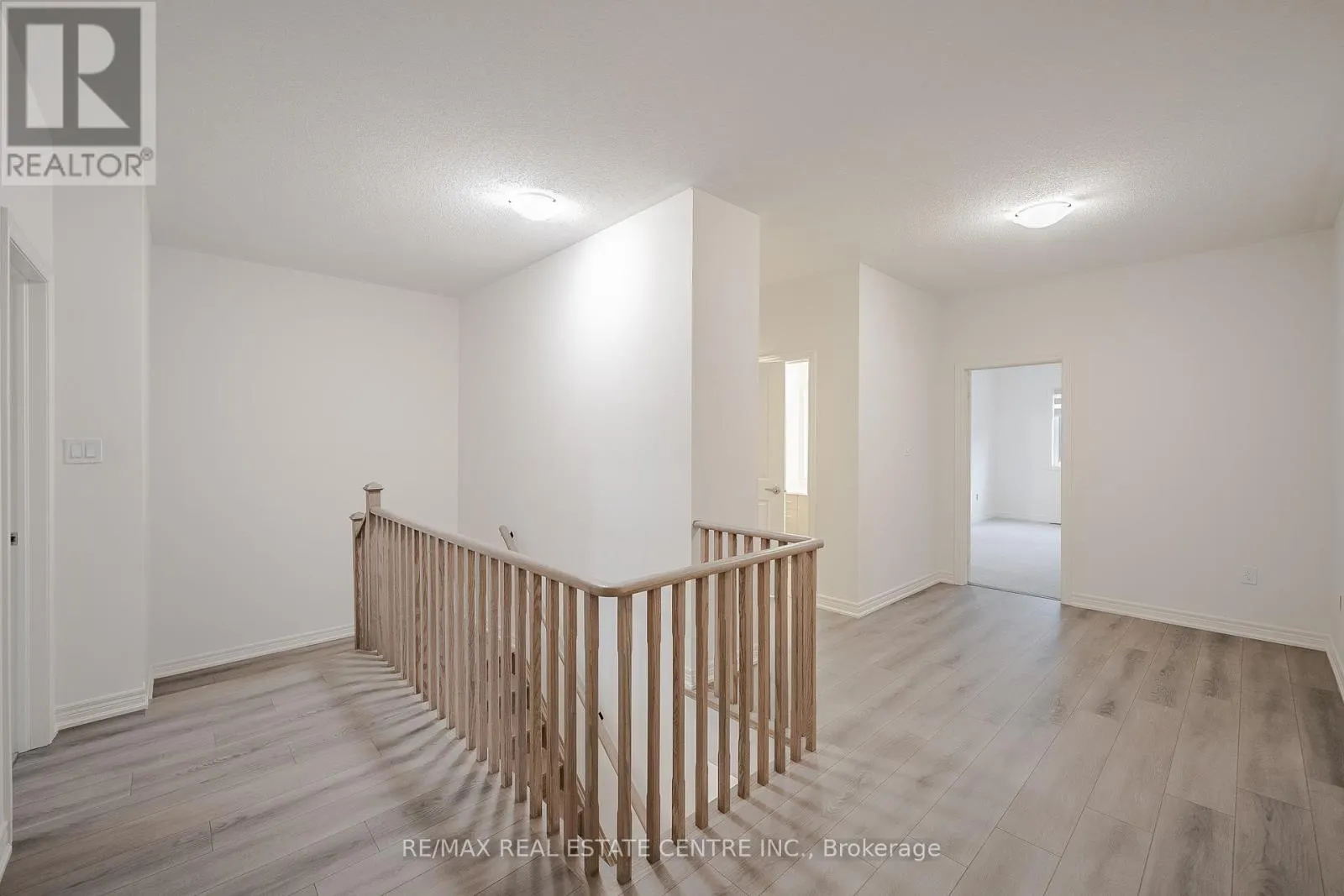 21 GLEDHILL CRESCENT