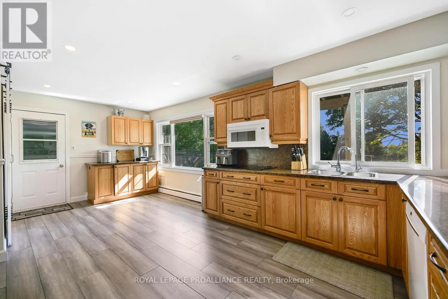 4 CONNELL PLACE