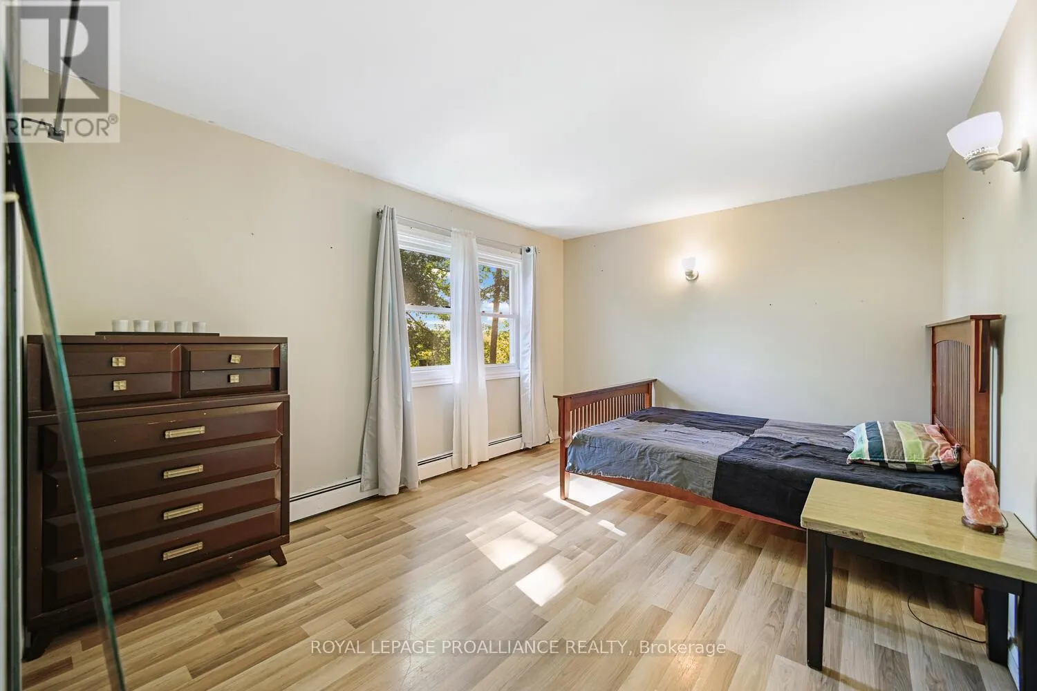 4 CONNELL PLACE