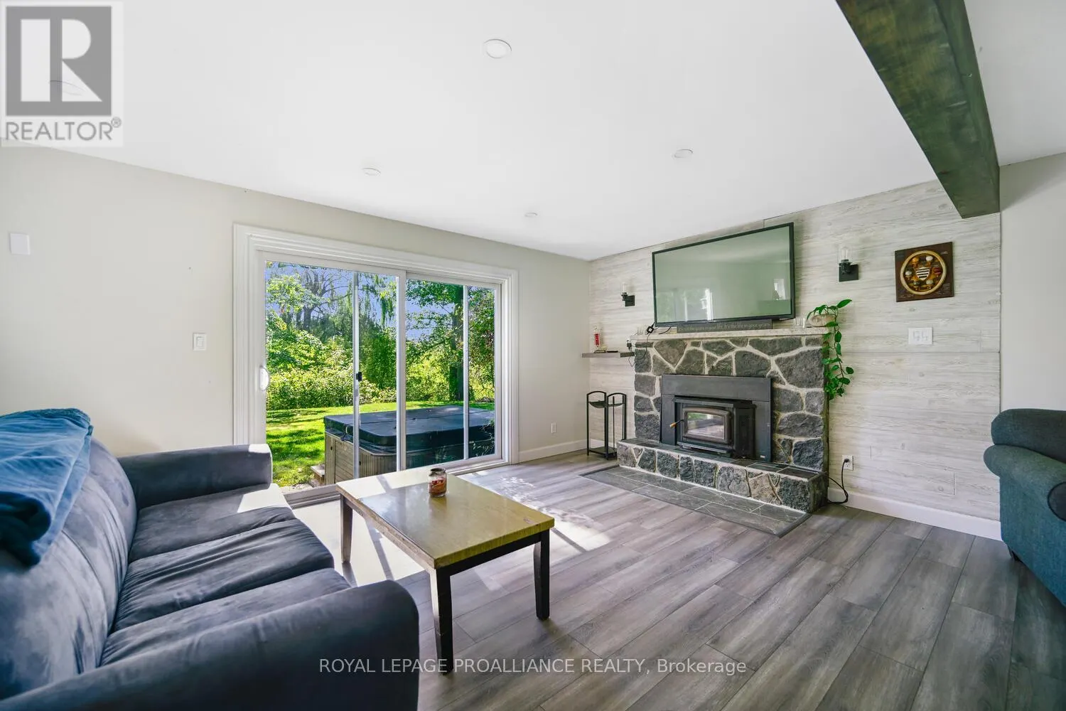 4 CONNELL PLACE