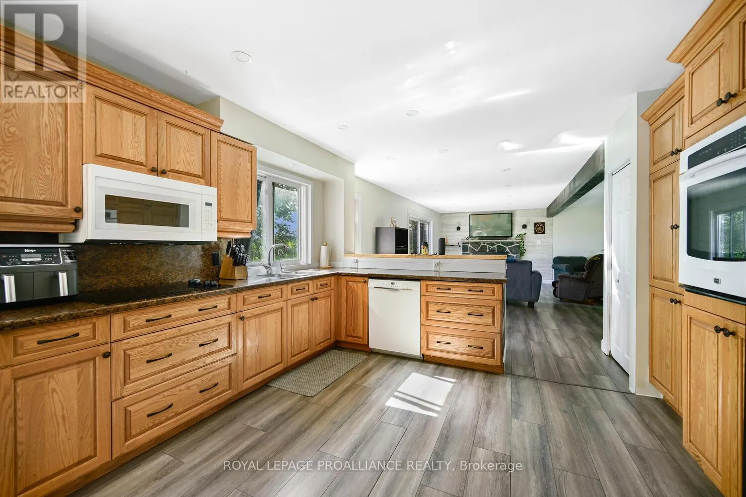 4 CONNELL PLACE
