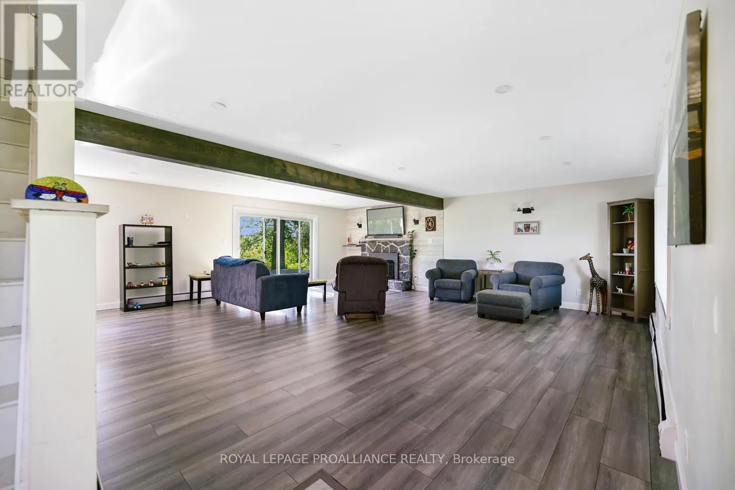 4 CONNELL PLACE