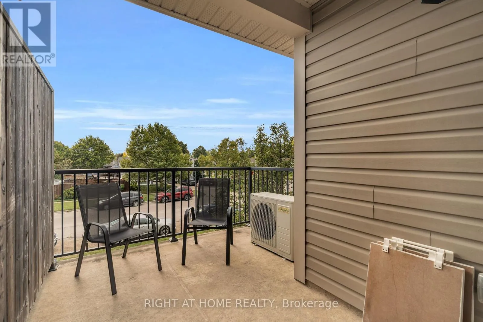 B - 630 WOODLAWN ROAD E
