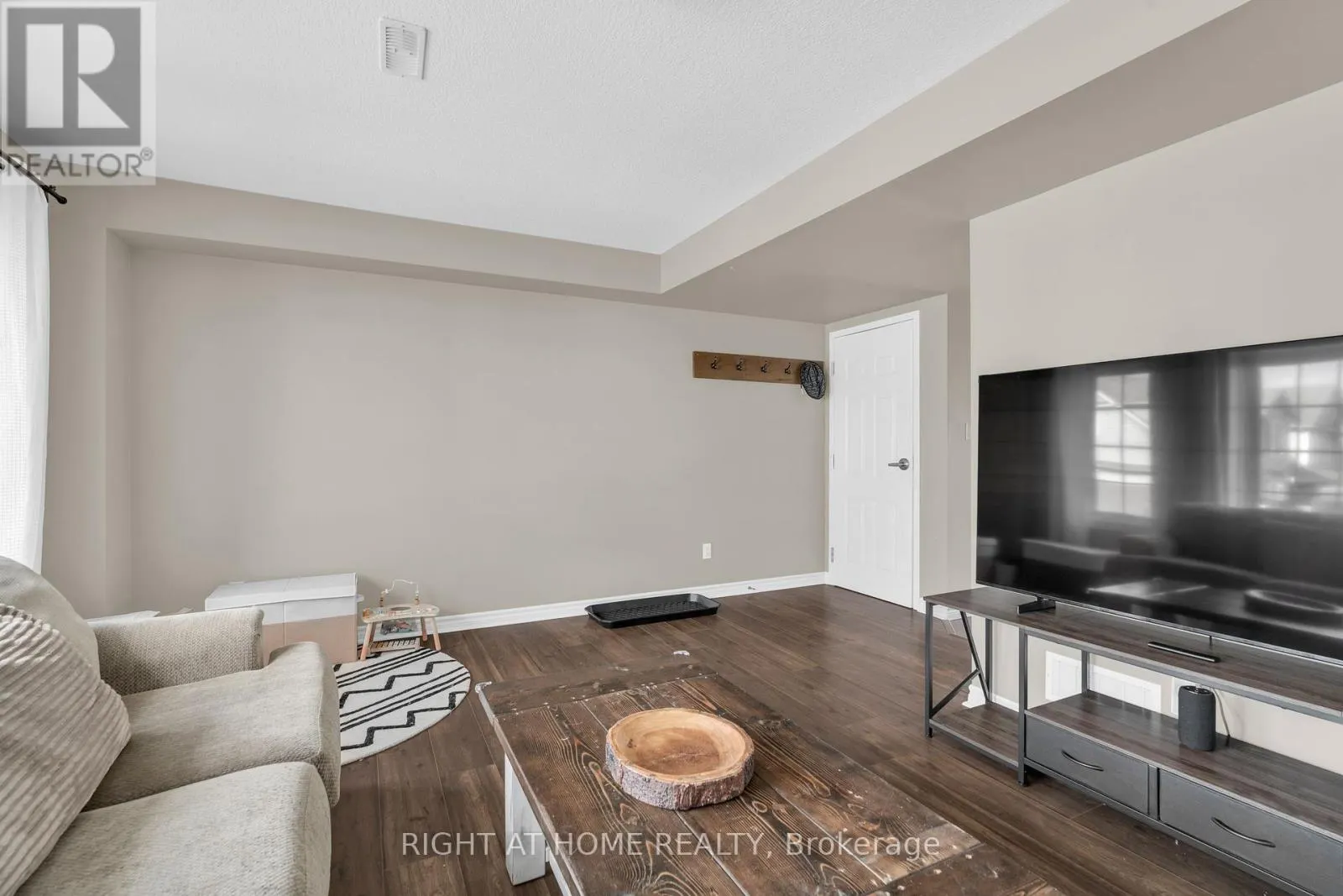 B - 630 WOODLAWN ROAD E