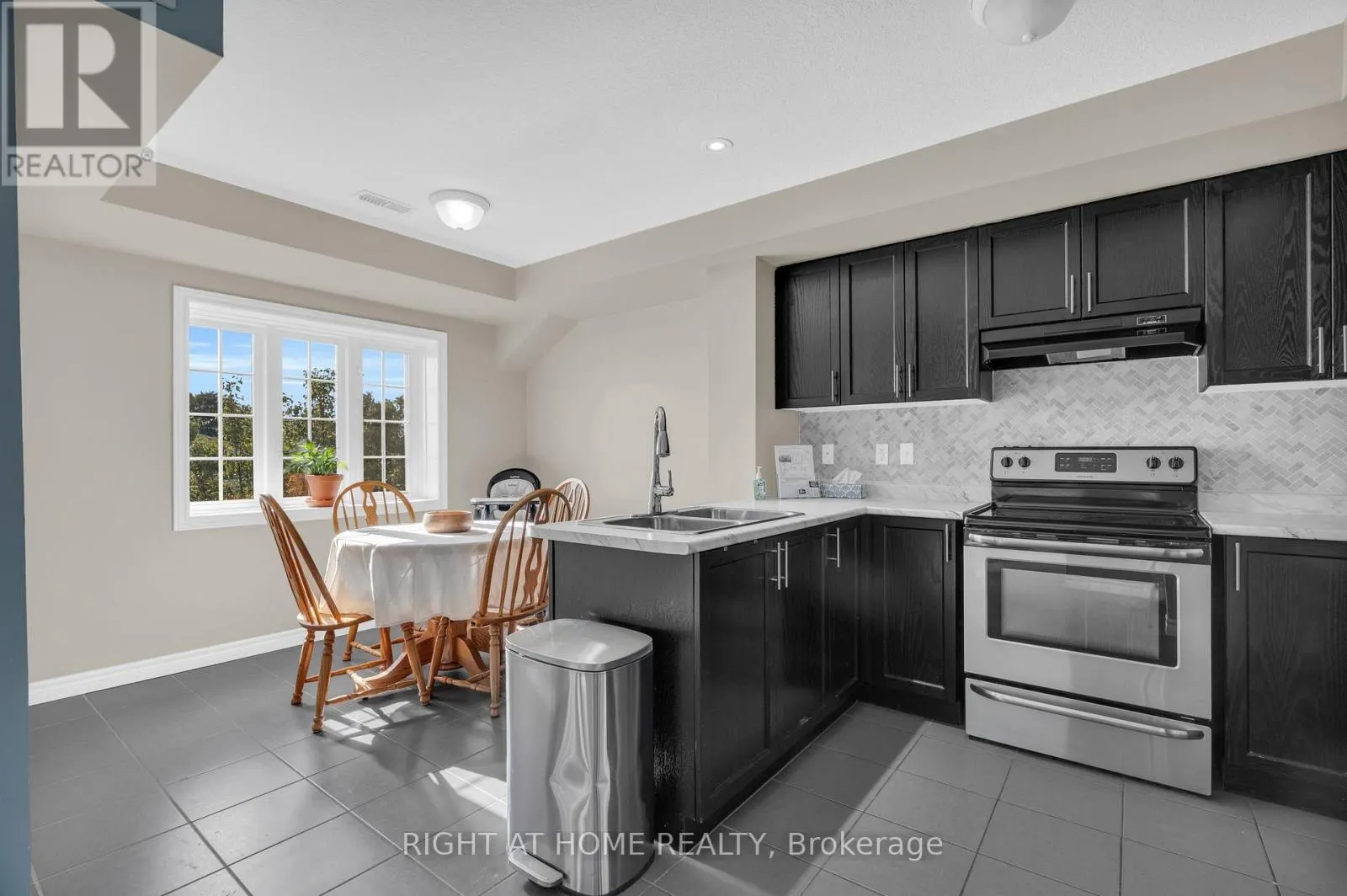 B - 630 WOODLAWN ROAD E