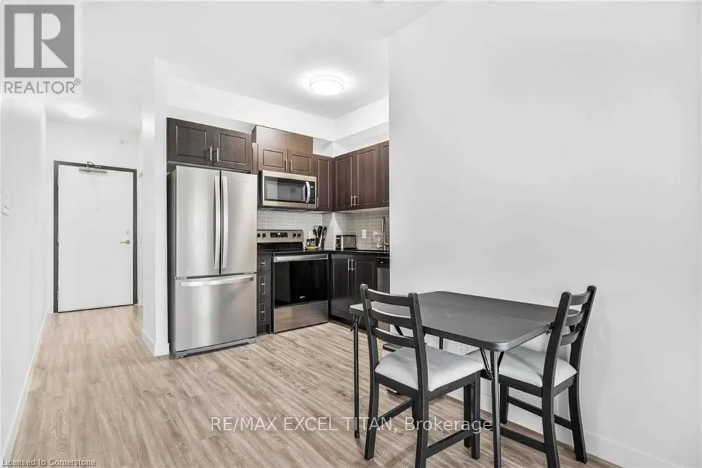 703 - 128 KING STREET N