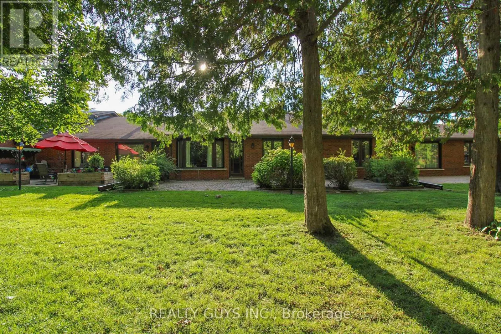 #4 - 200 EAST STREET S, ##4