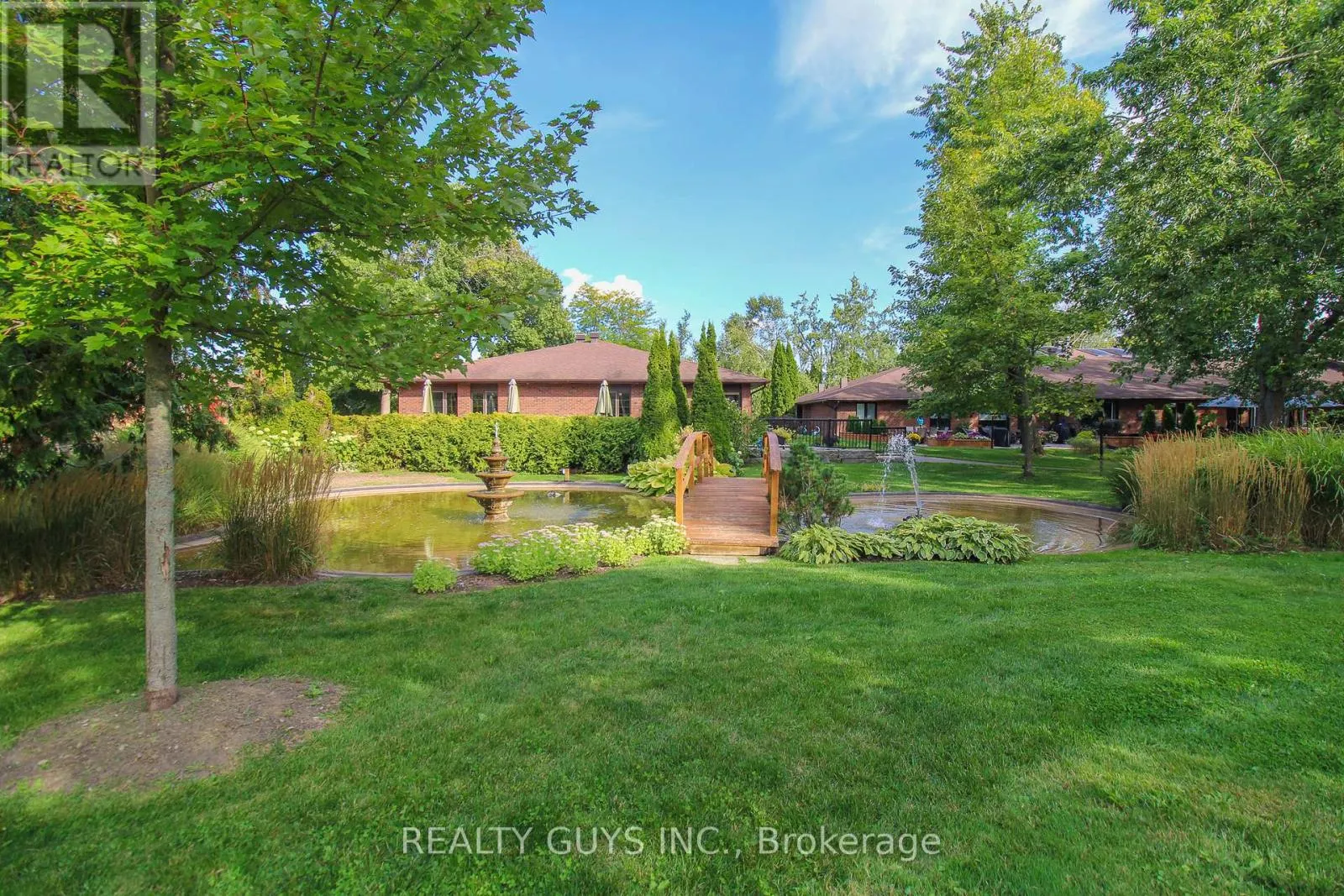 #4 - 200 EAST STREET S, ##4