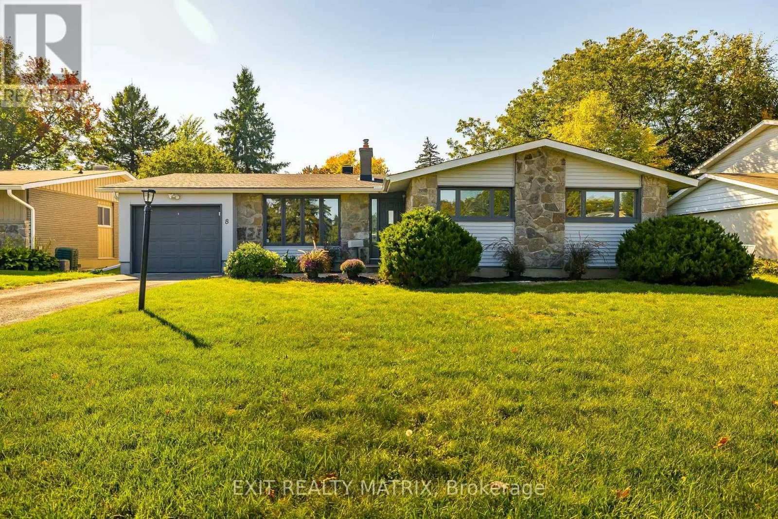 8 BRIAN CRESCENT