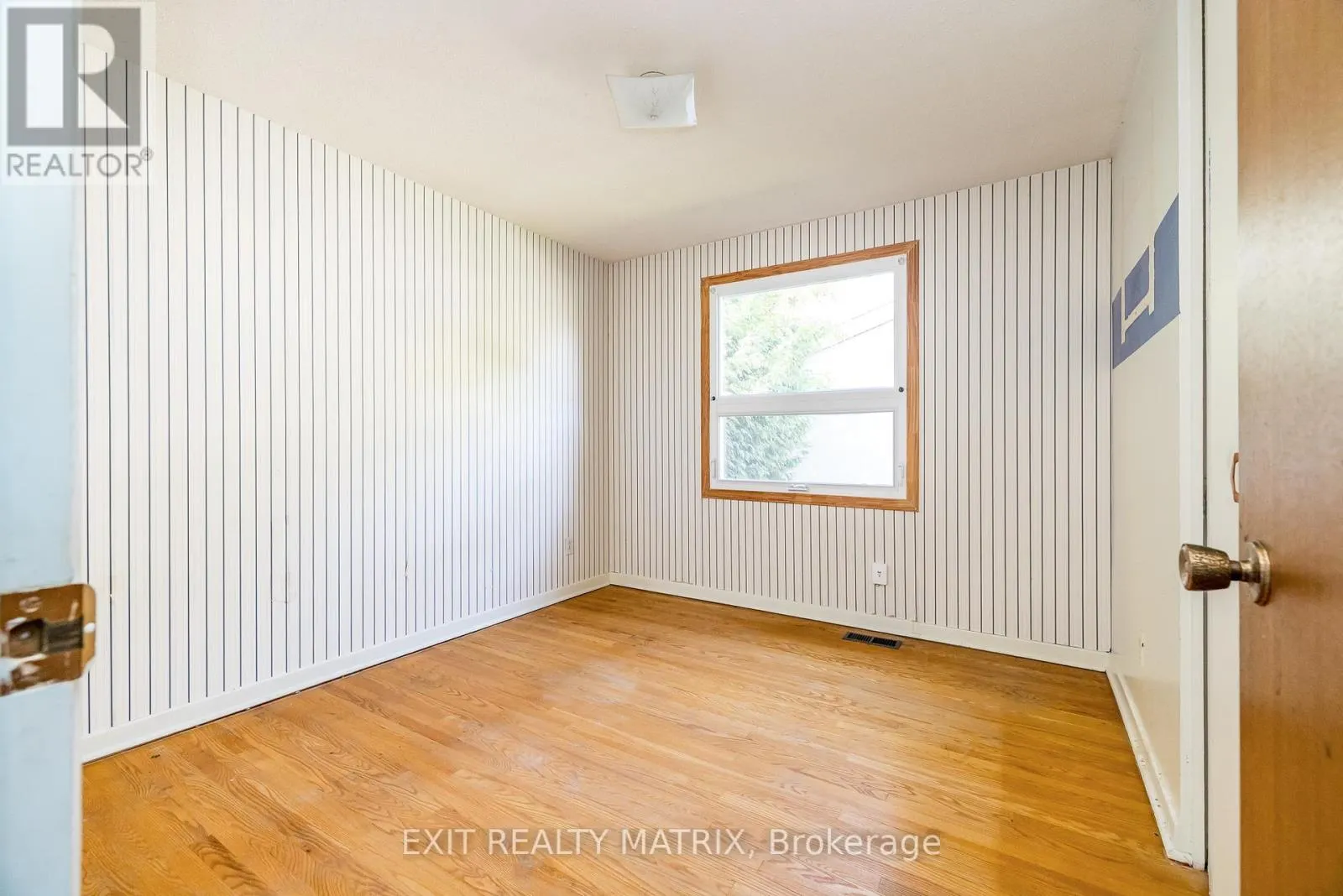 8 BRIAN CRESCENT