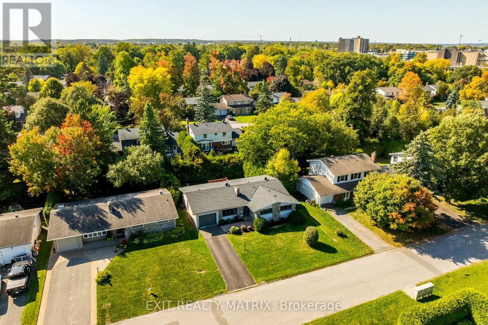 8 BRIAN CRESCENT