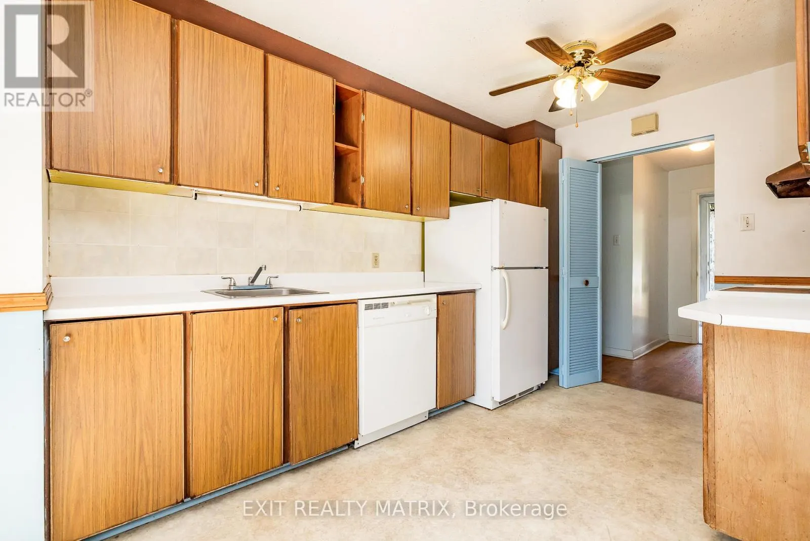 8 BRIAN CRESCENT