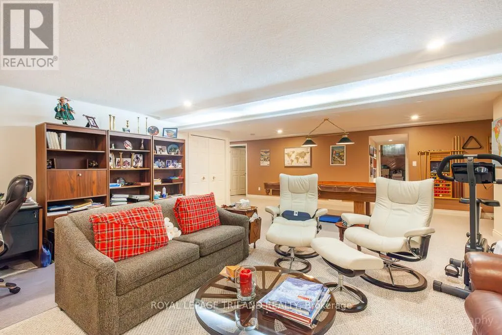 23 - 1040 RIVERSIDE DRIVE, #23
