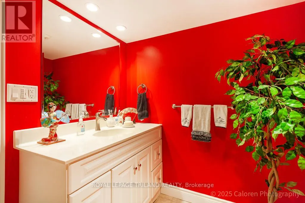 23 - 1040 RIVERSIDE DRIVE, #23