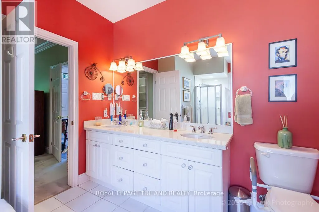 23 - 1040 RIVERSIDE DRIVE, #23