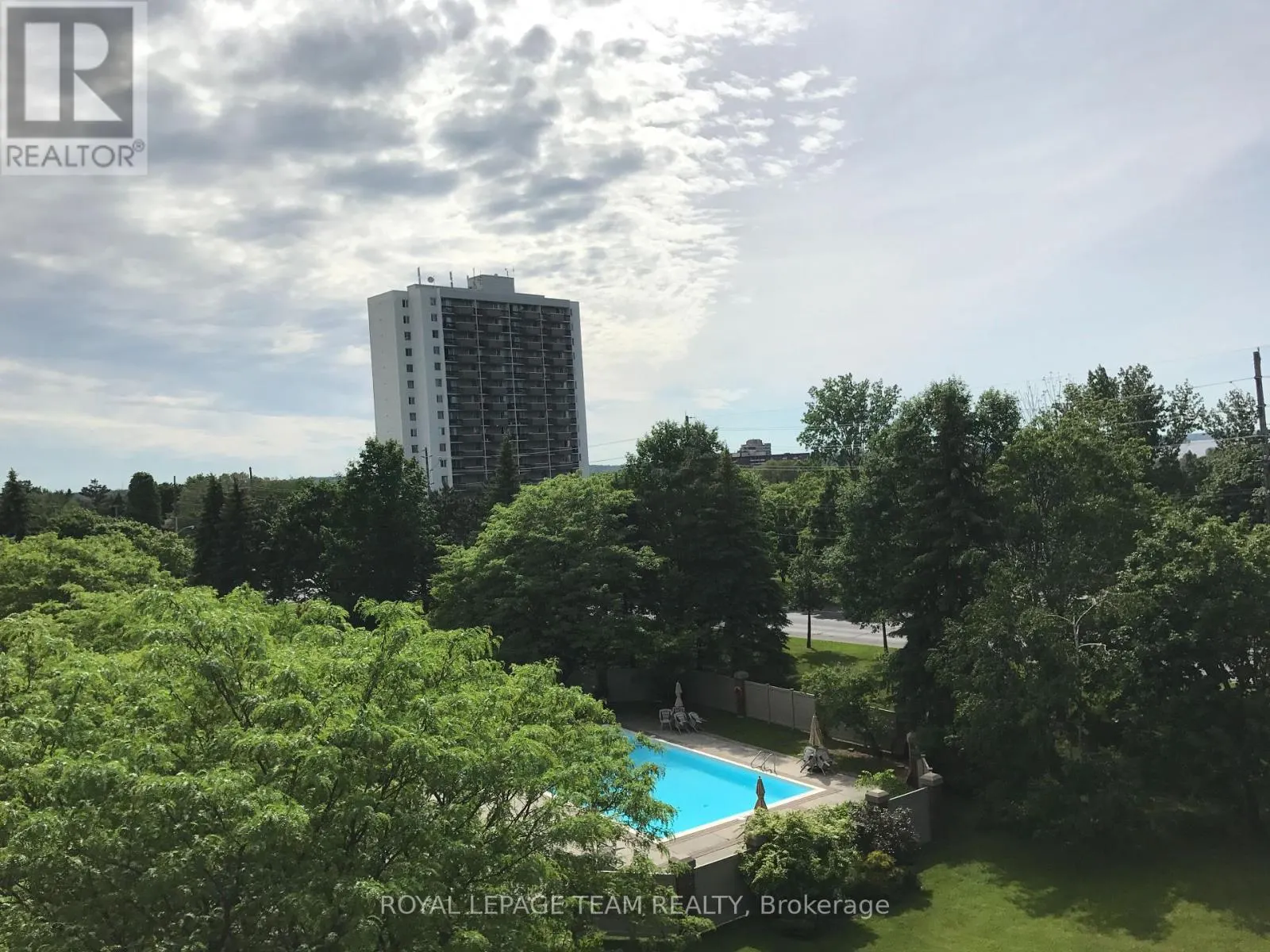 209 - 1025 GRENON AVENUE