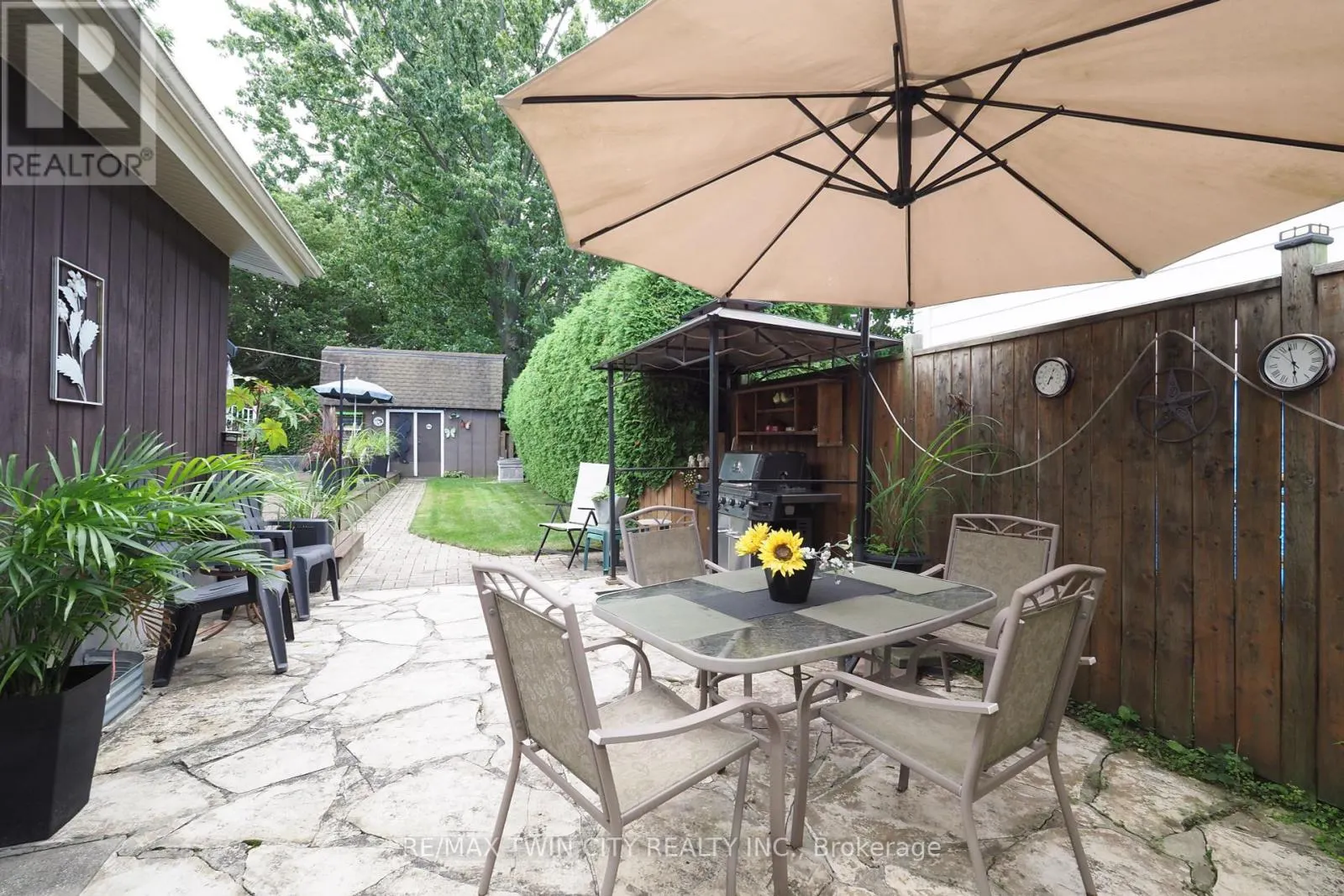44 MILTON AVENUE W