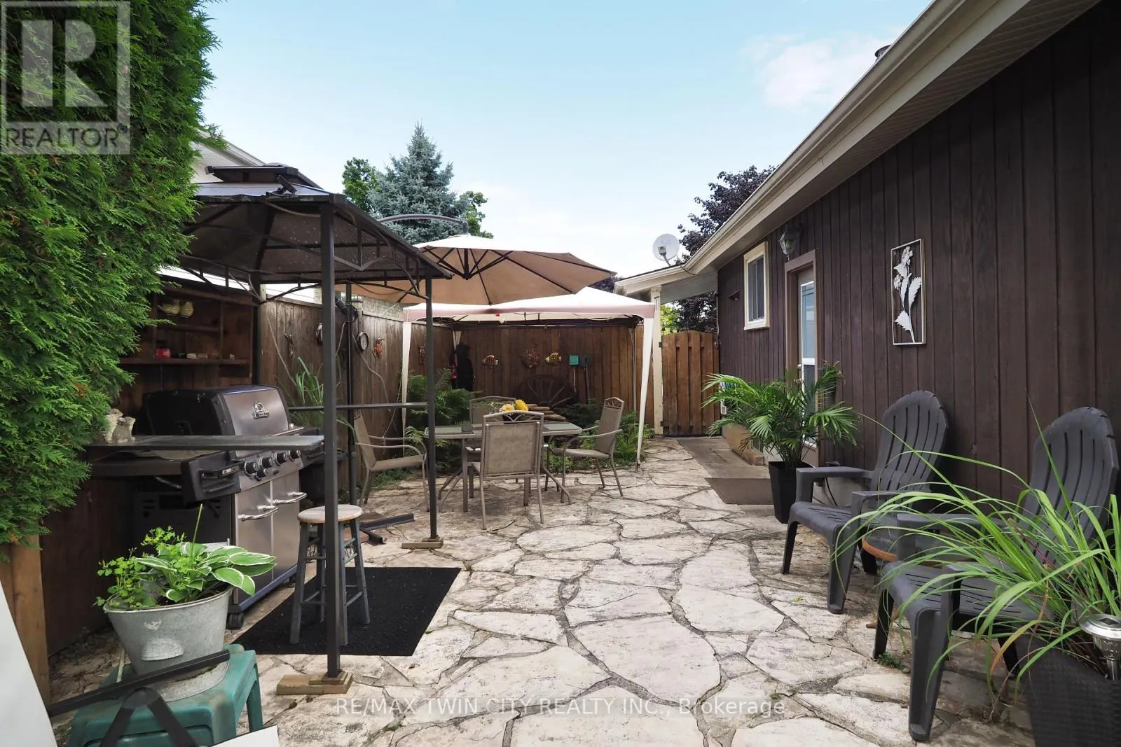 44 MILTON AVENUE W