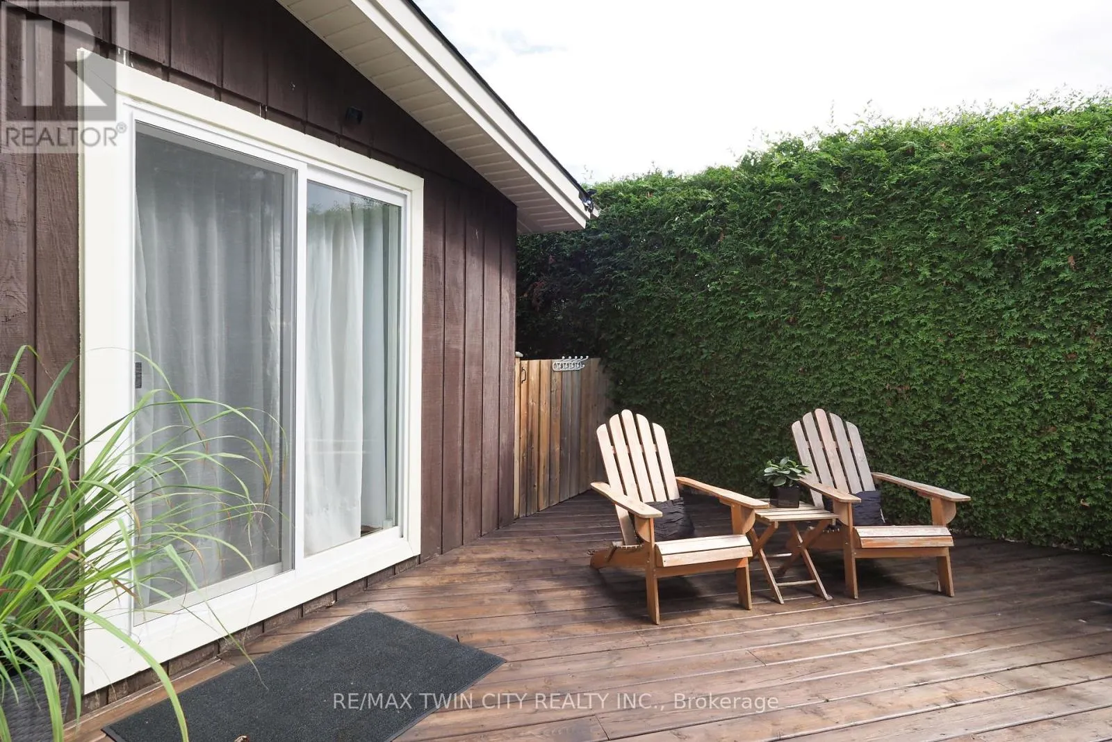 44 MILTON AVENUE W