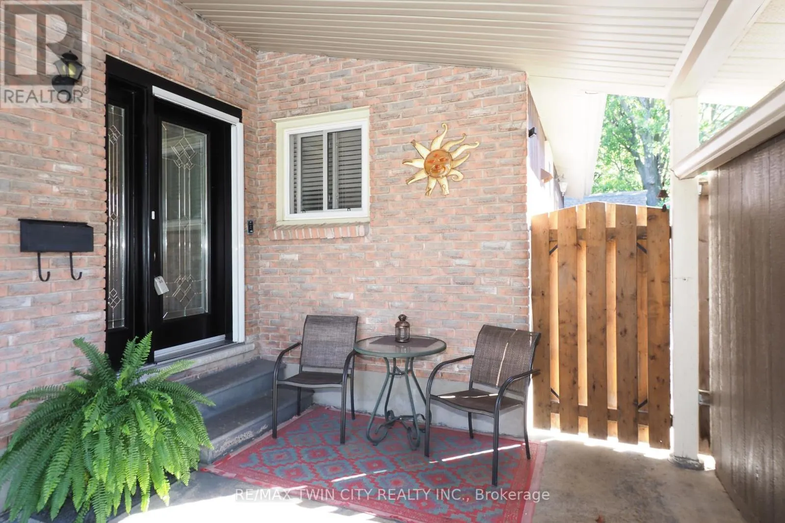 44 MILTON AVENUE W