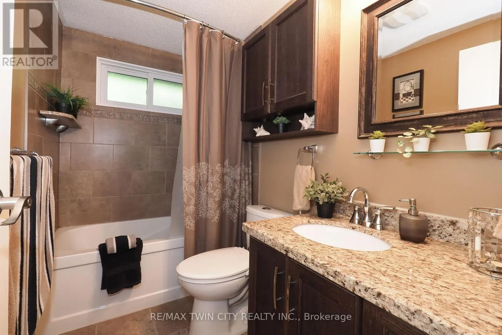 44 MILTON AVENUE W