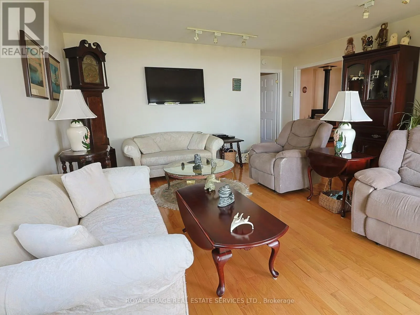 525 RIVERSIDE DRIVE