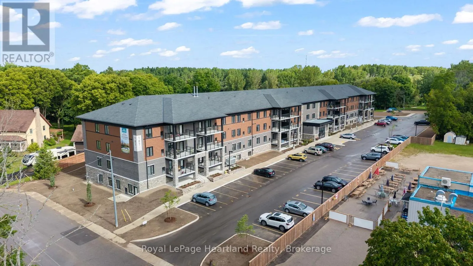 106 - 187 VICTORIA STREET W, #106