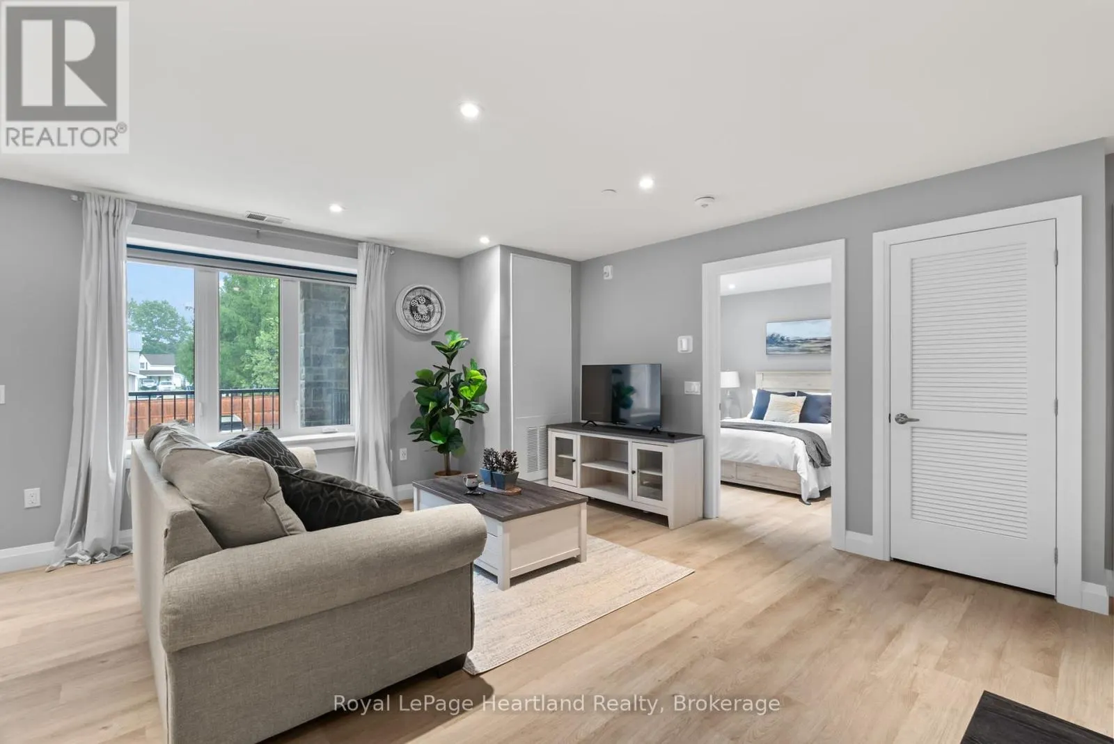 106 - 187 VICTORIA STREET W, #106