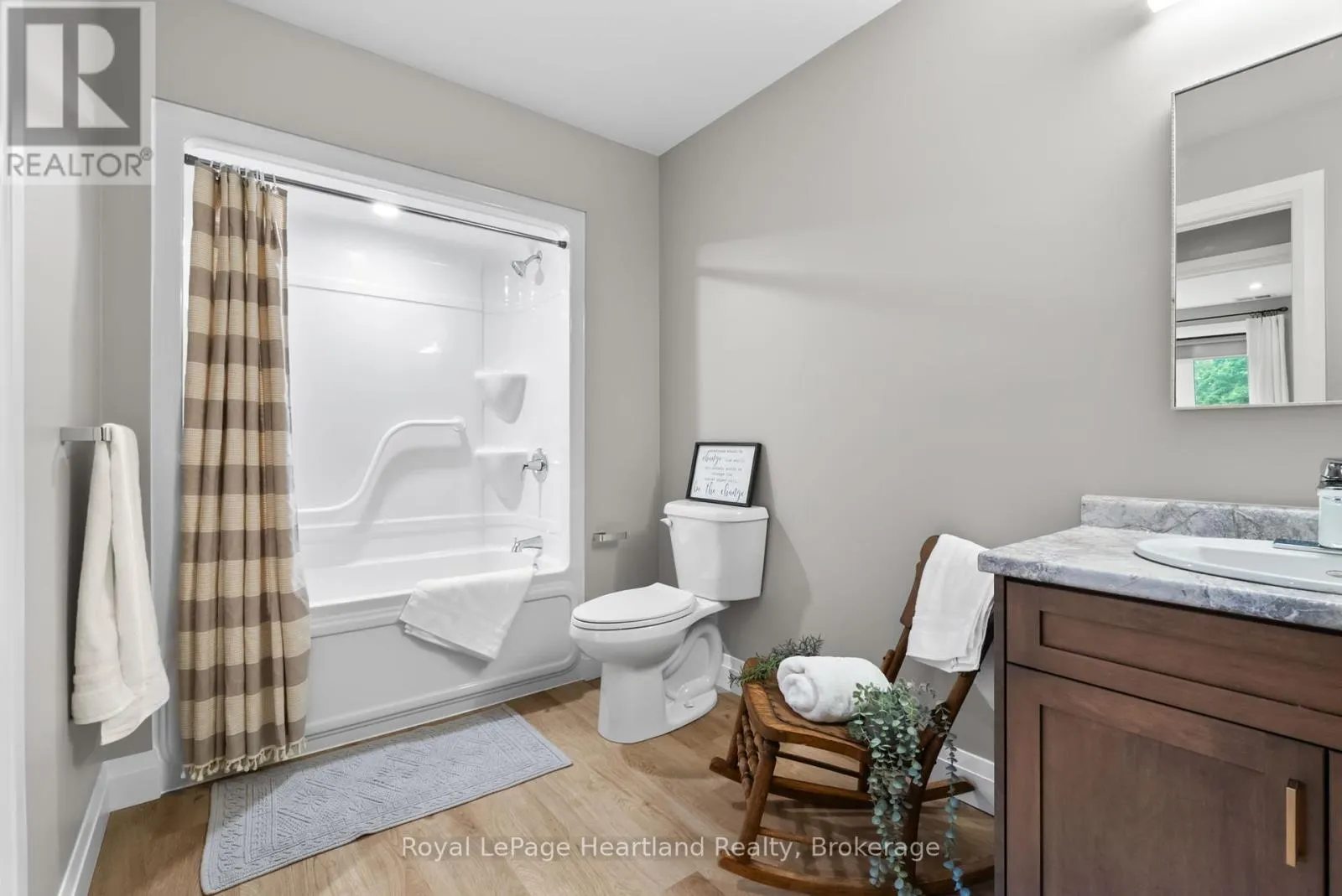 406 - 187 VICTORIA STREET W, #406