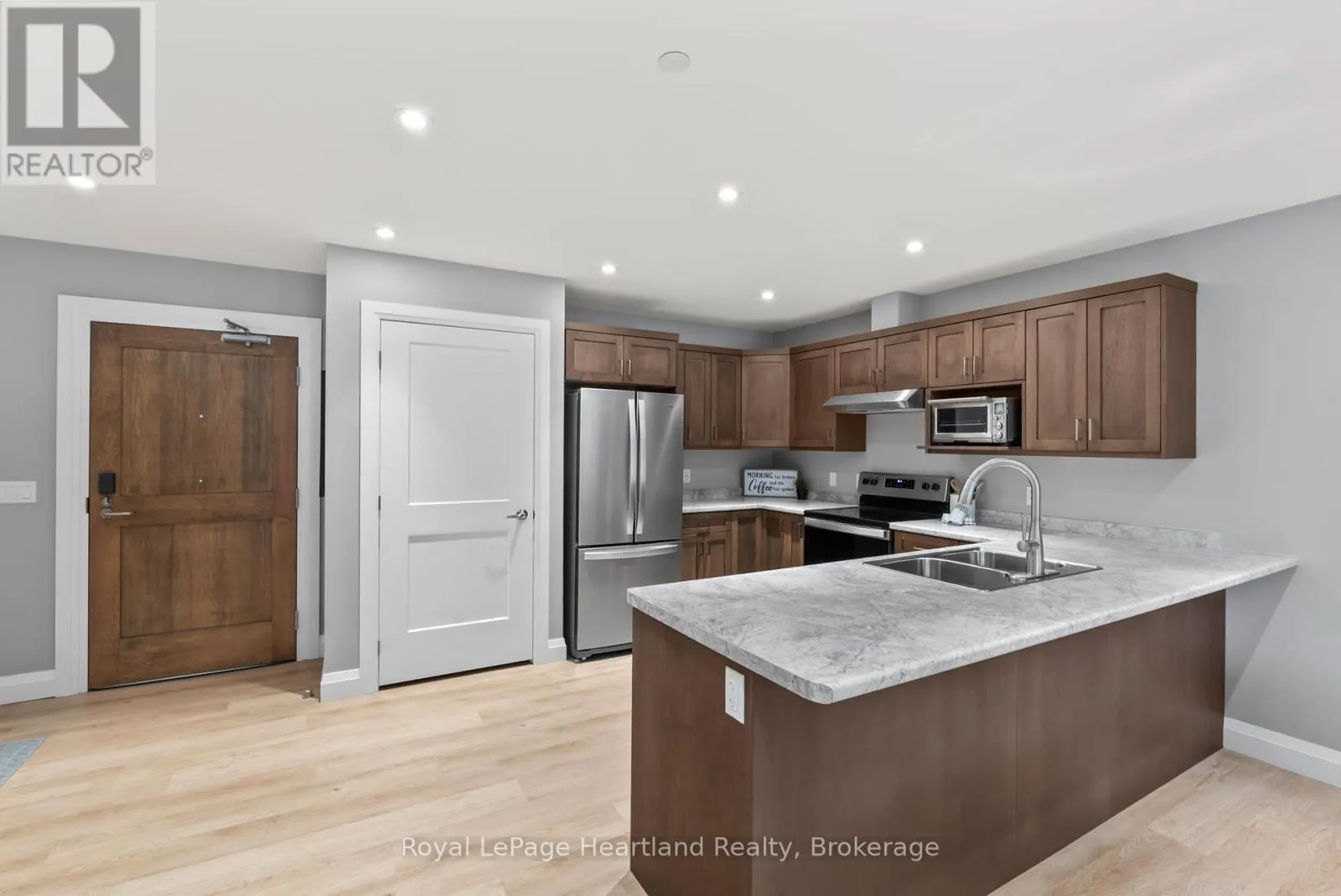 406 - 187 VICTORIA STREET W, #406