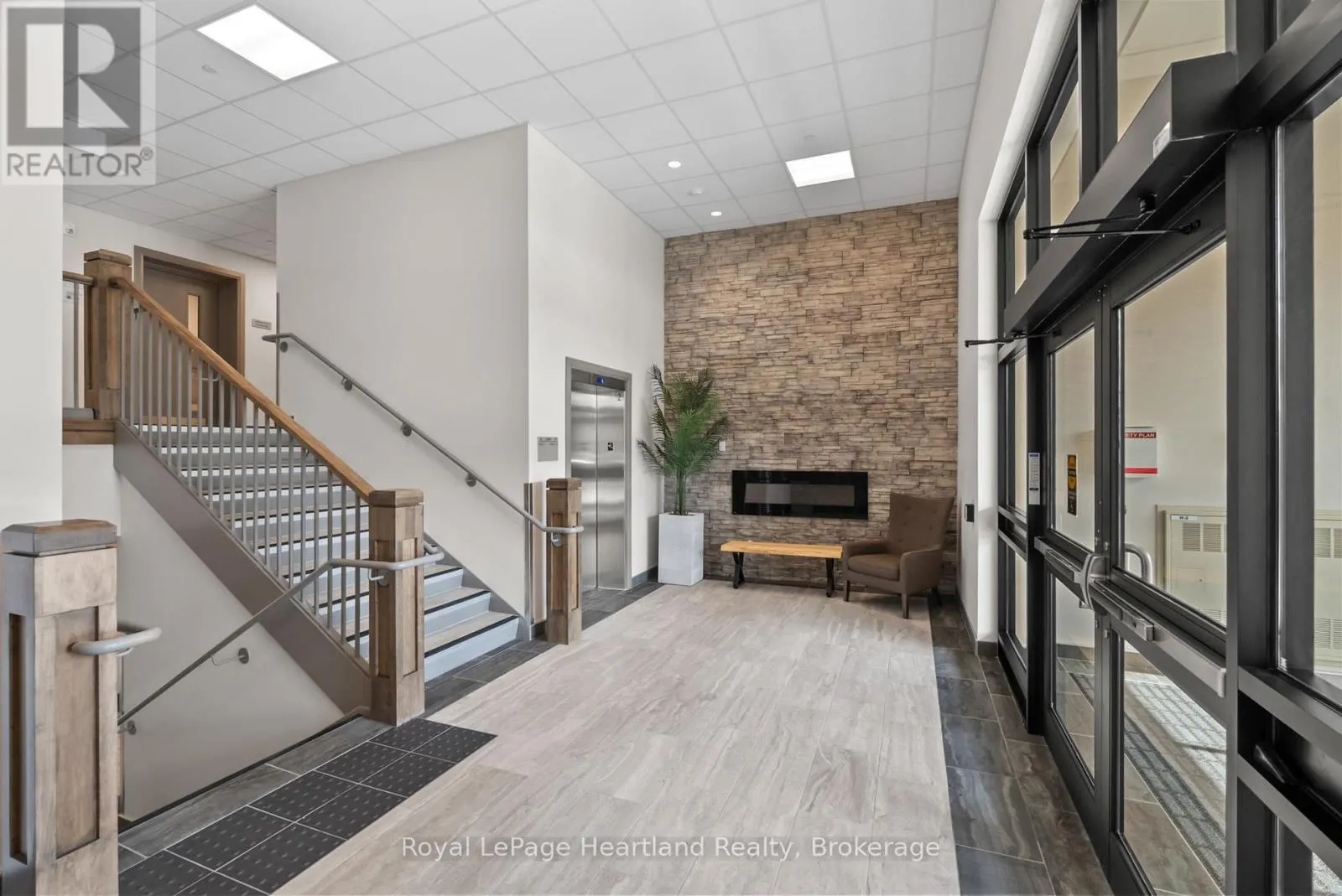406 - 187 VICTORIA STREET W, #406