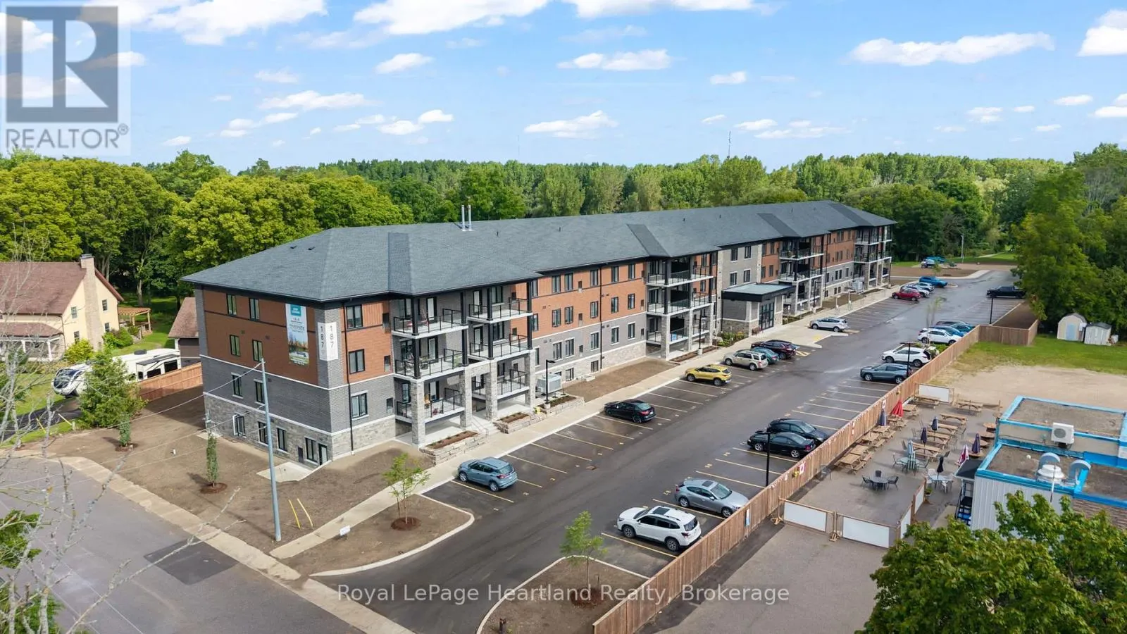 406 - 187 VICTORIA STREET W, #406