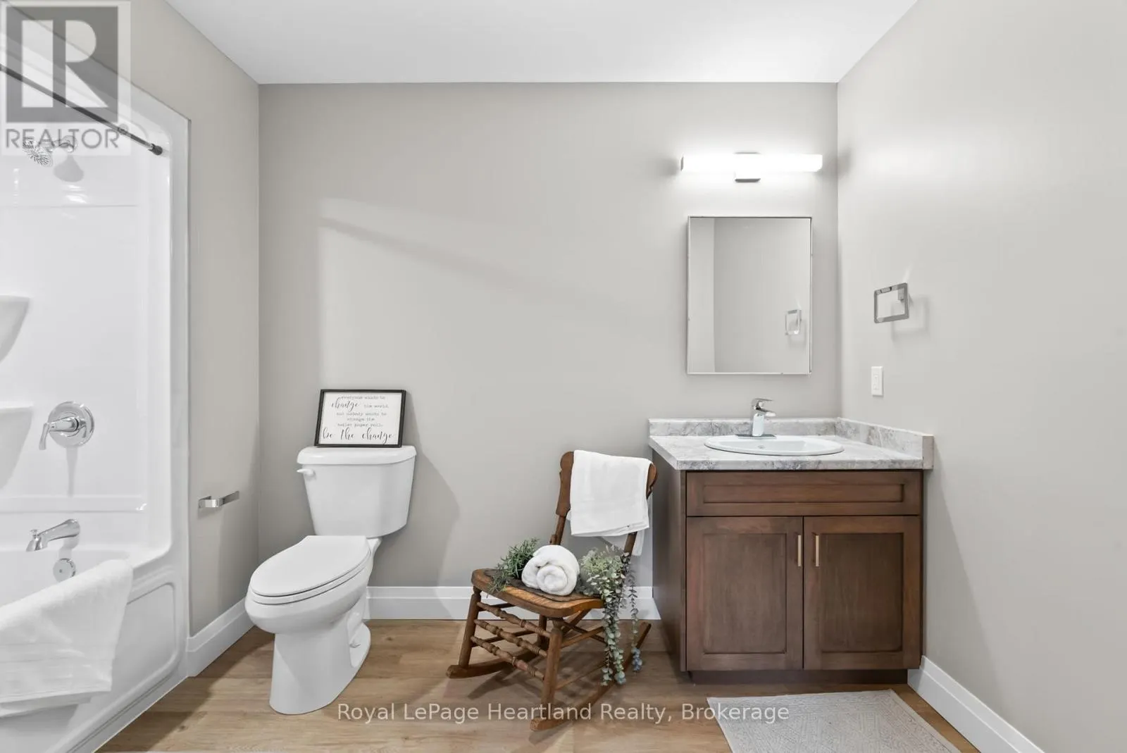 406 - 187 VICTORIA STREET W, #406