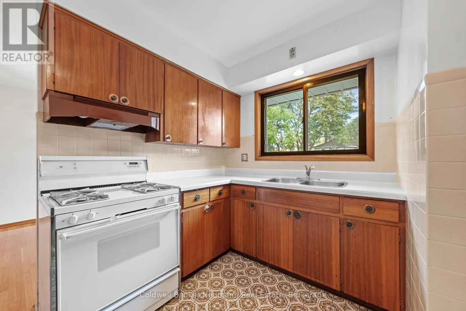 23 SUNNYLEA CRESCENT