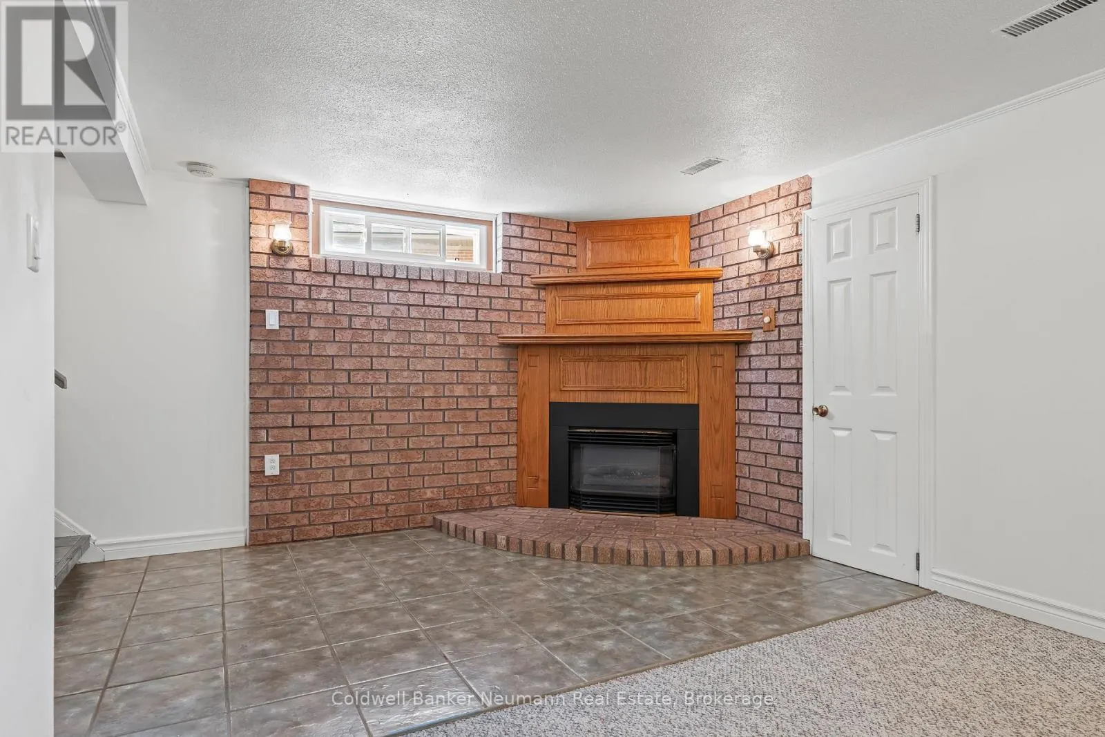 23 SUNNYLEA CRESCENT