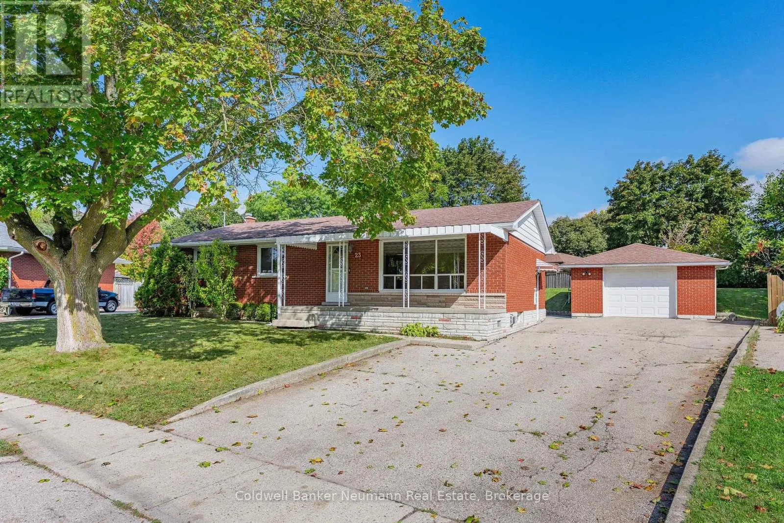 23 SUNNYLEA CRESCENT