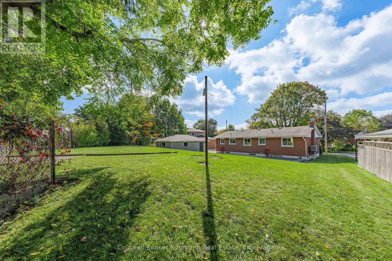 23 SUNNYLEA CRESCENT