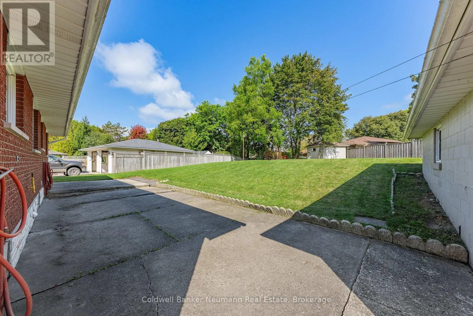 23 SUNNYLEA CRESCENT