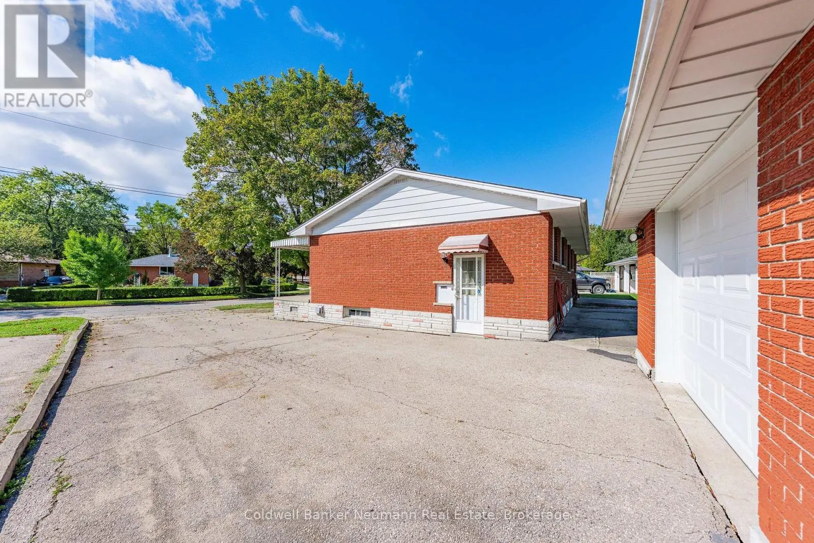 23 SUNNYLEA CRESCENT