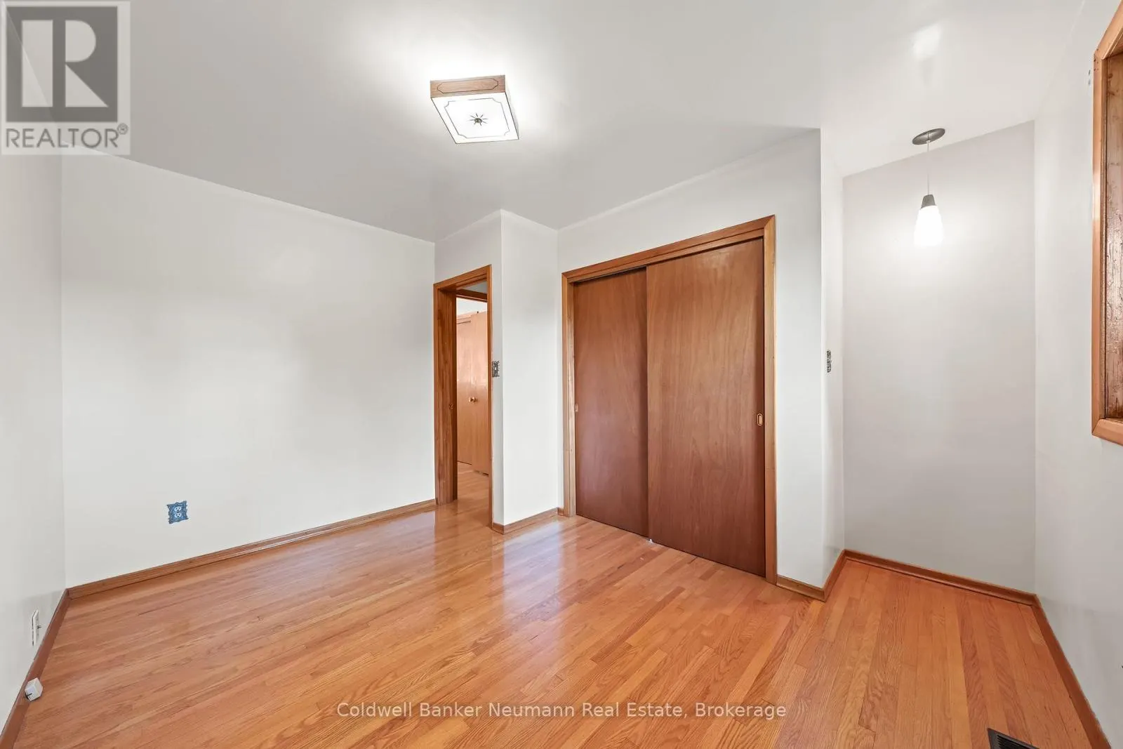 23 SUNNYLEA CRESCENT