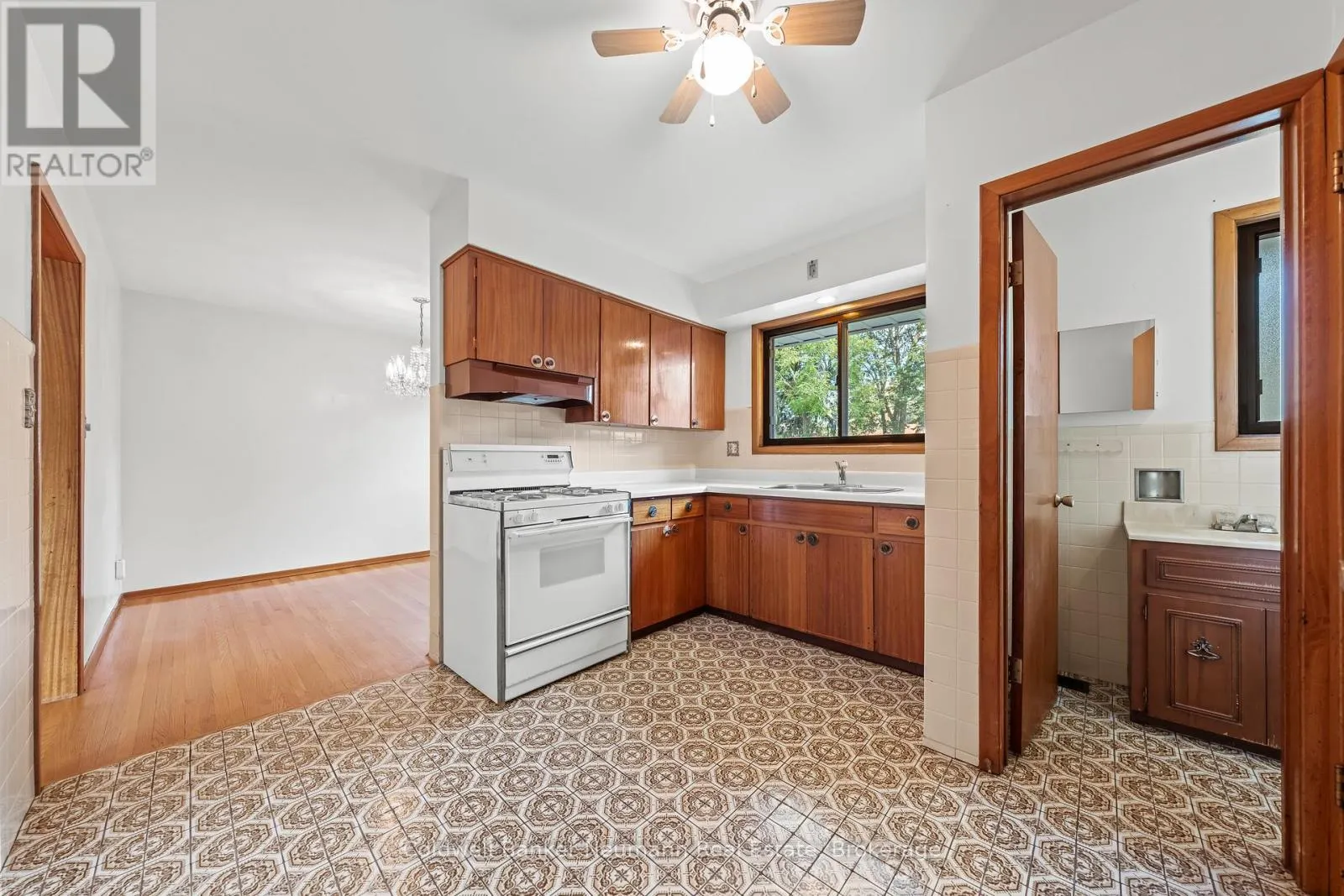 23 SUNNYLEA CRESCENT