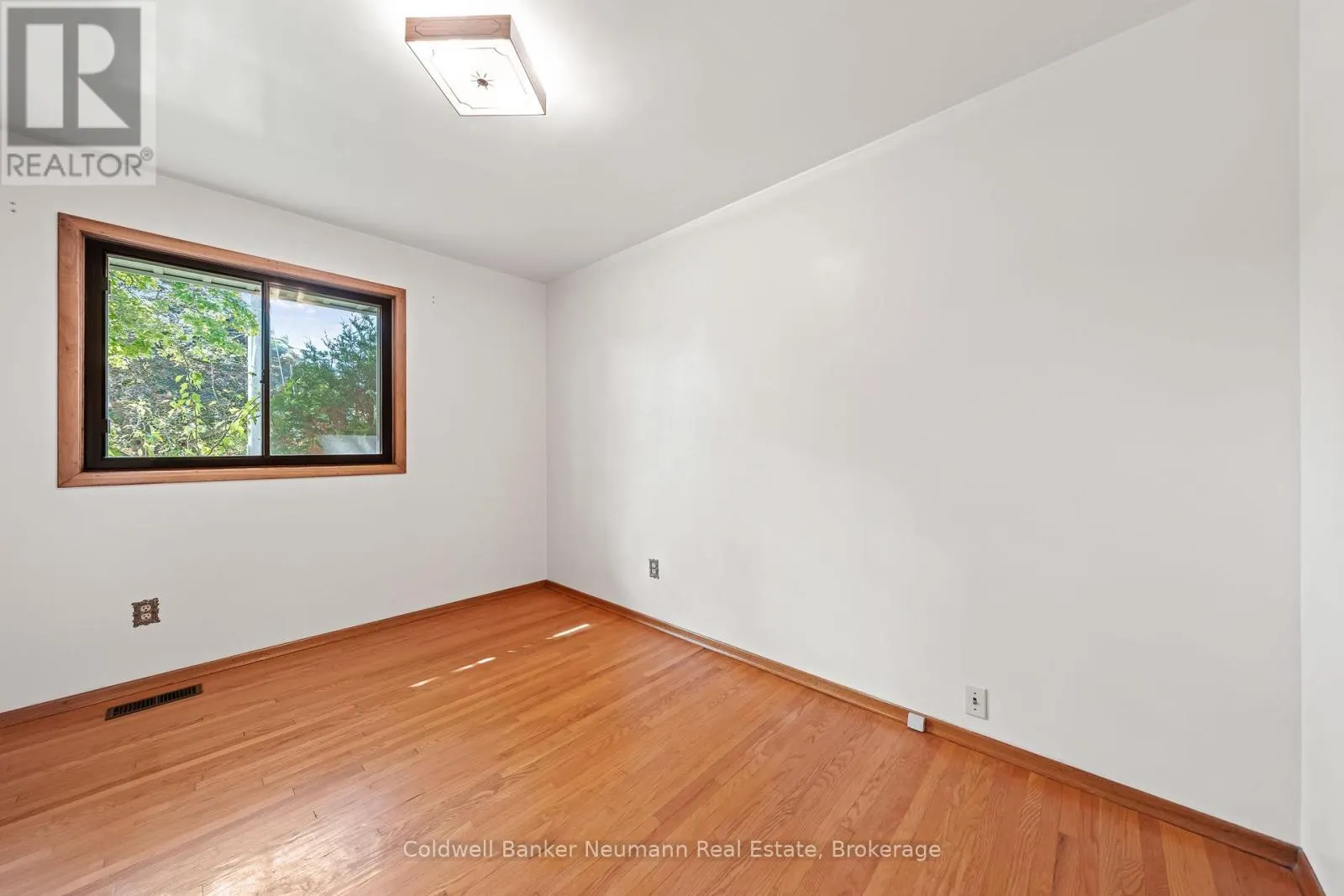 23 SUNNYLEA CRESCENT
