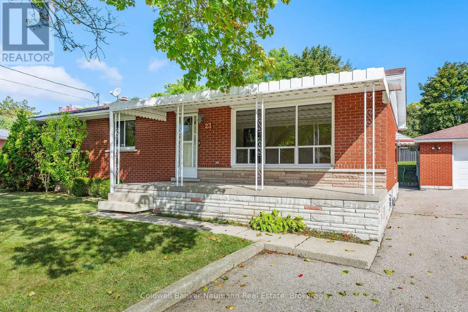 23 SUNNYLEA CRESCENT