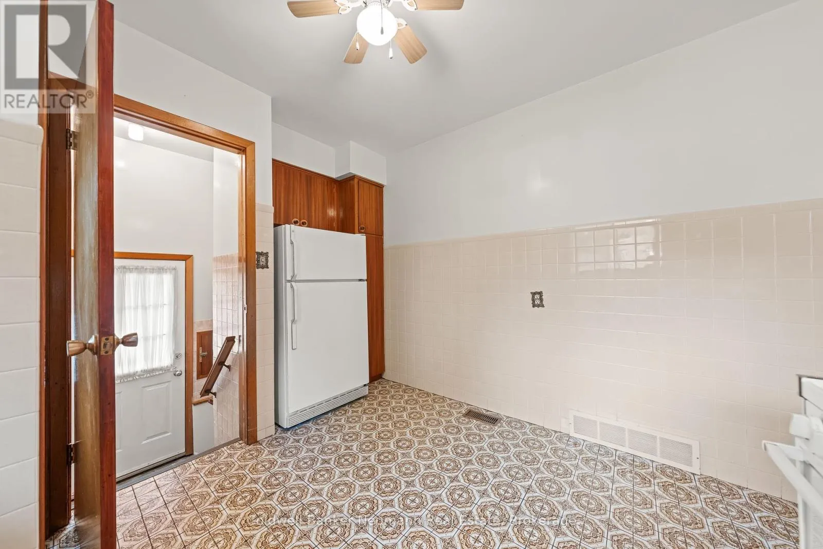 23 SUNNYLEA CRESCENT