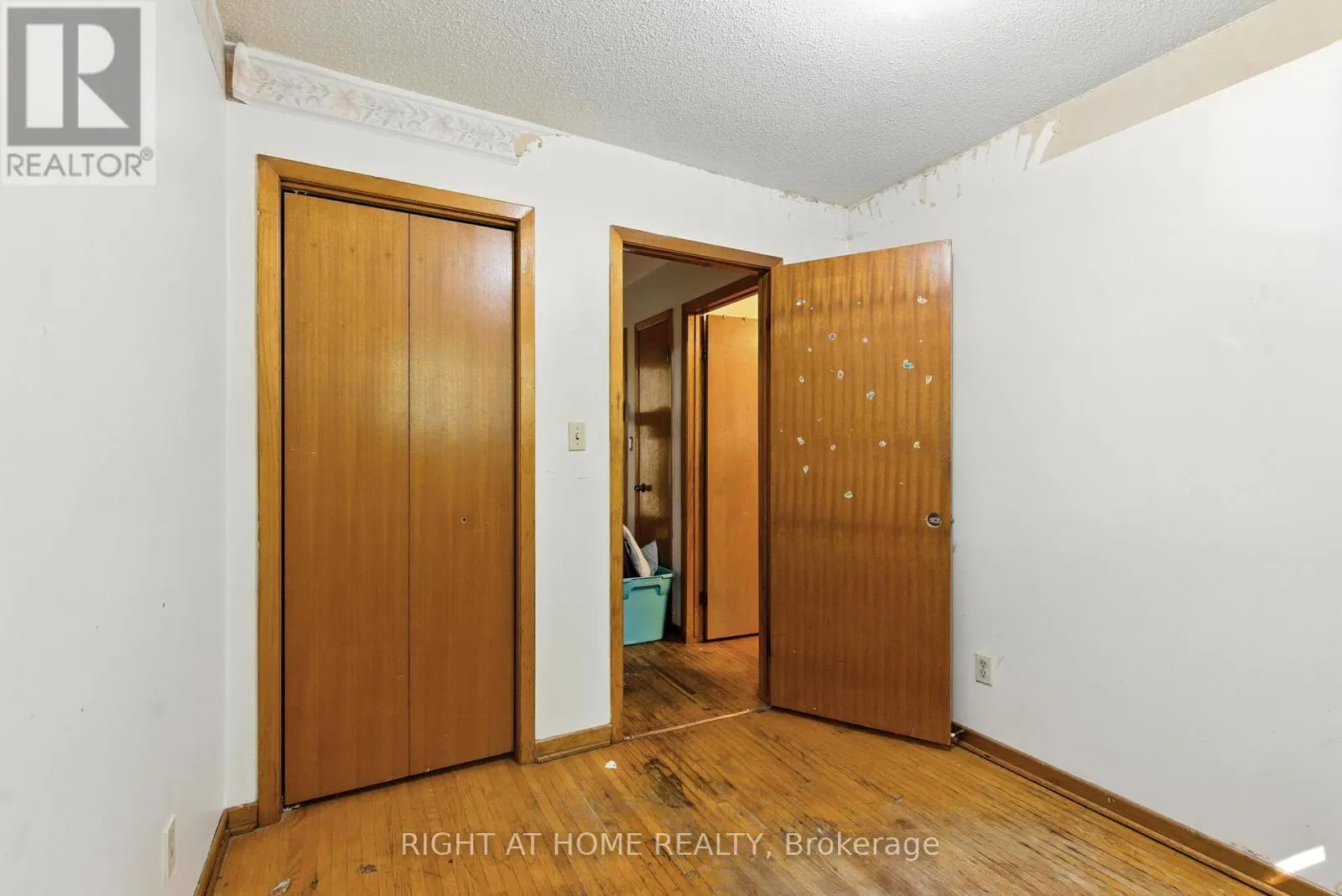 4363 MEADOWVALE DRIVE