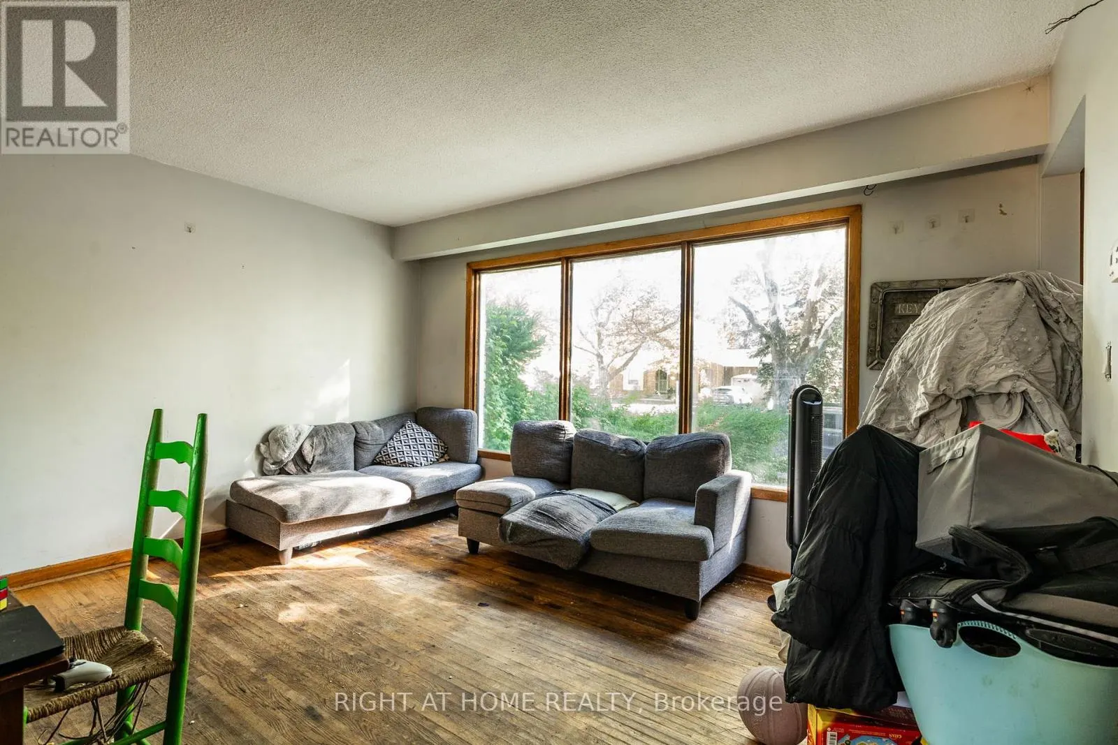 4363 MEADOWVALE DRIVE