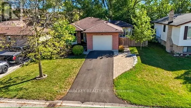 23 LYNNGATE GROVE